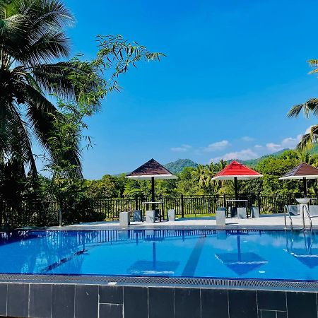 Travellers Halt Hotel รัตนปุระ ภายนอก รูปภาพ