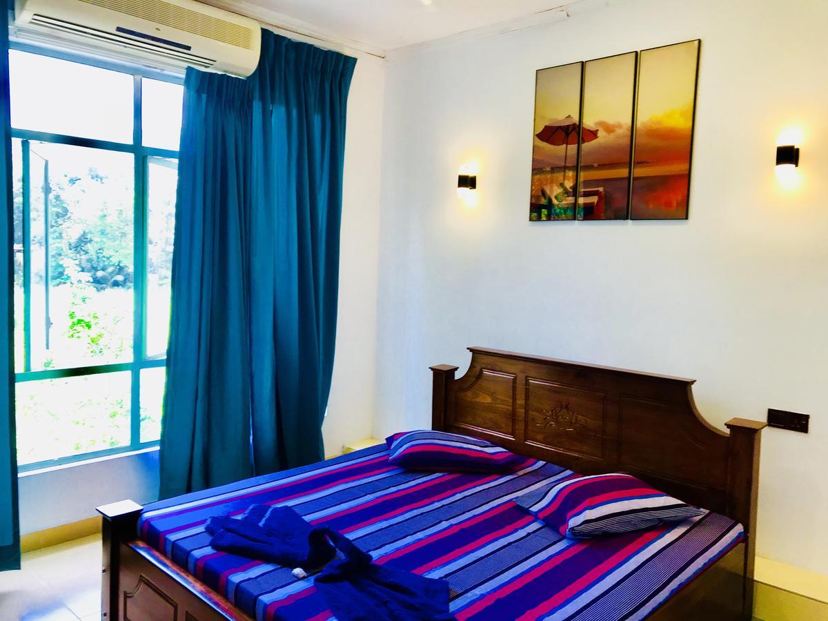 Travellers Halt Hotel รัตนปุระ ภายนอก รูปภาพ