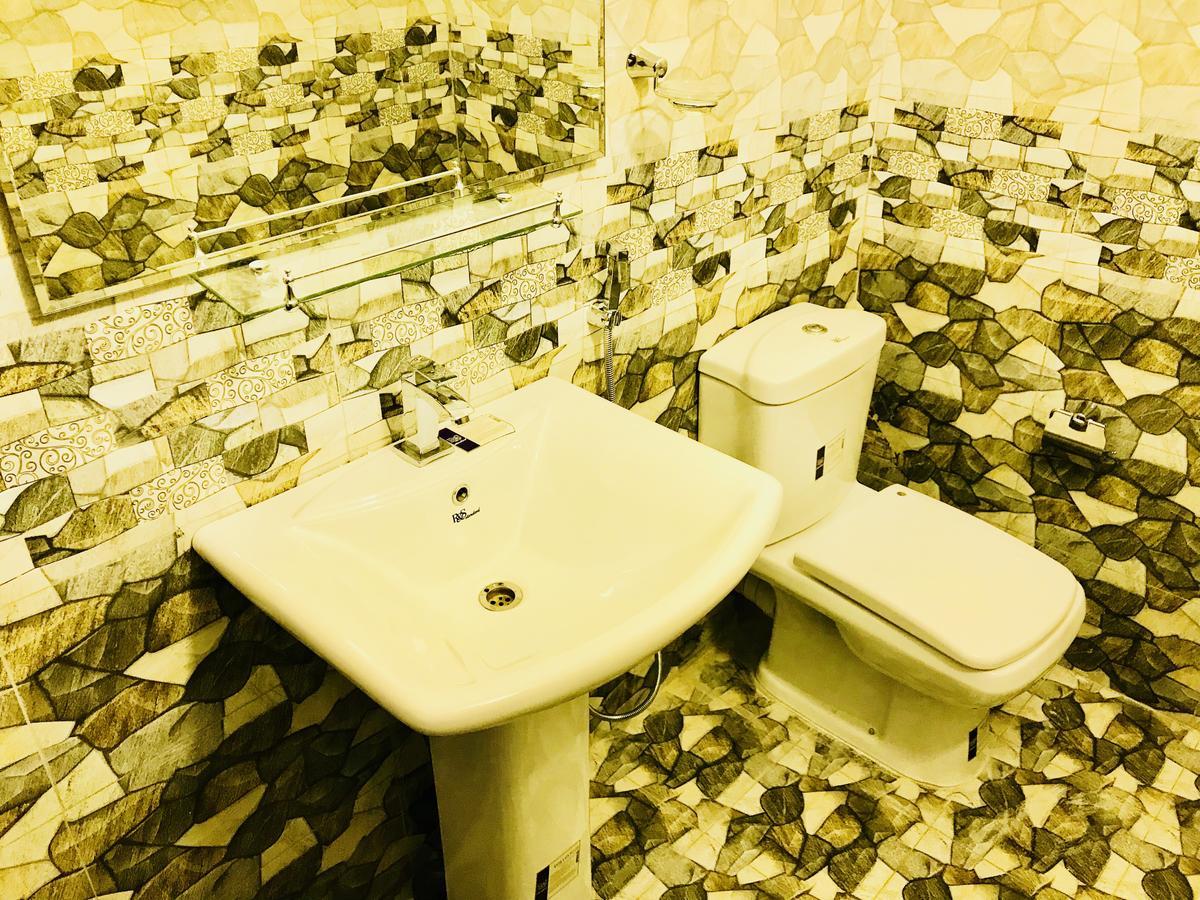 Travellers Halt Hotel รัตนปุระ ภายนอก รูปภาพ